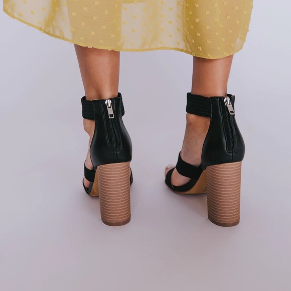 Ain’t It Fun black block heels from One Loved Babe NWOT - Picture 3 of 3
